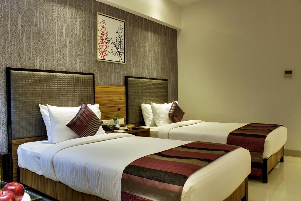 Hotel Suba Grand Dahej Ngoại thất bức ảnh